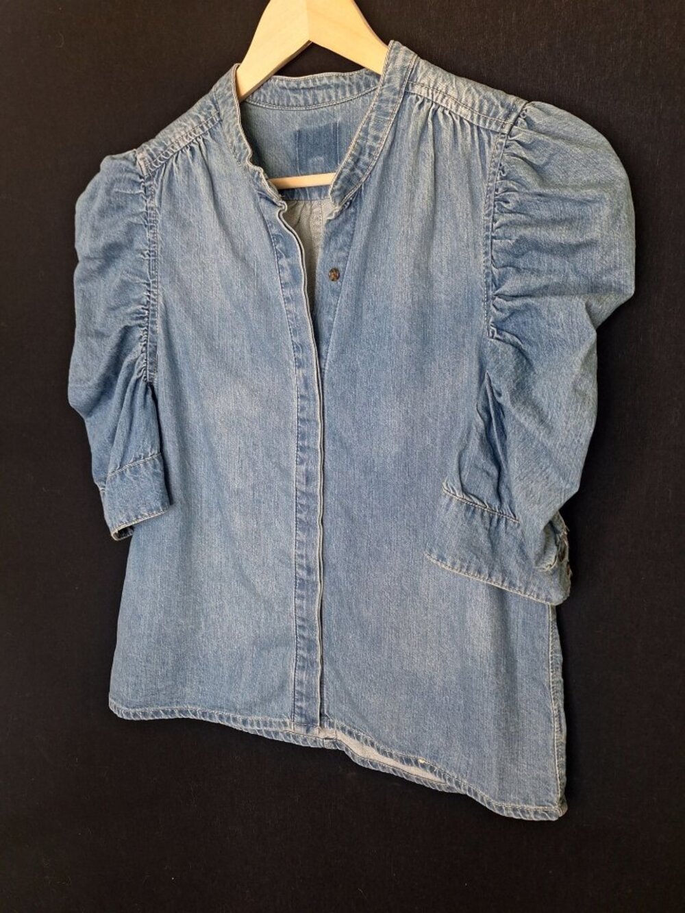 💙 Denim Blouse Puff Sleeve Top 100% Cotton Size M/L Light Wash Mandarin Collar - Picture 2 of 6